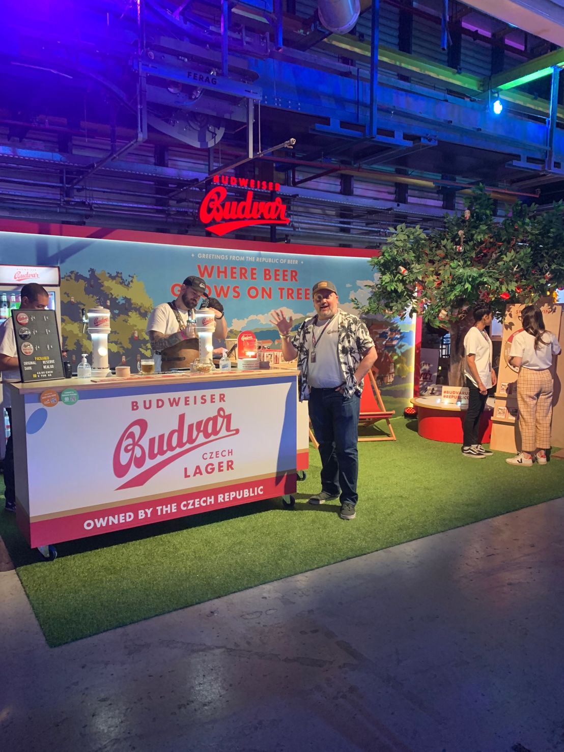 Interactive Exhibition Stand With Grass and Plants | Budvar | Motive