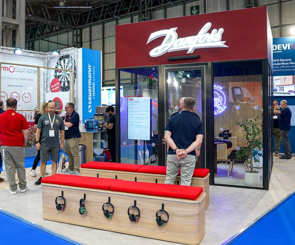 Danfoss-hybrid-trade-show-stand-InstallerSHOW