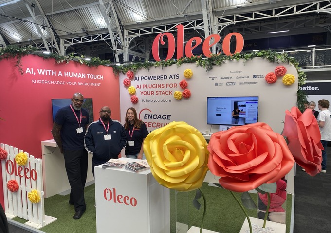 Exhibition-stand-ideas-for-education-and-recruitment